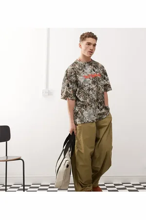 COLLUSION – Oversize-T-Shirt mit buntem Military-Muster