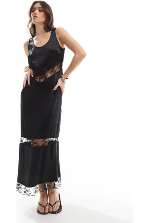 4th & Reckless – Satin-Maxikleid in mit transparentem Spitzeneinsatz