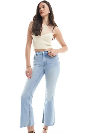Stradivarius Tall – D78 – Verkürzte Schlagjeans in heller Waschung