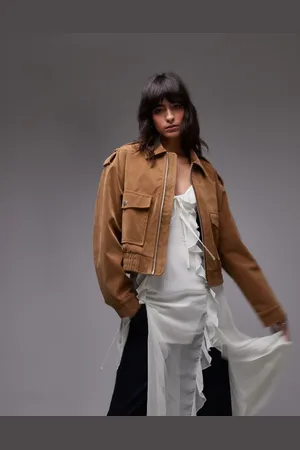Topshop – Kurz geschnittene Bomberjacke aus Wildlederimitat in Camel mit Druckknopf-Details