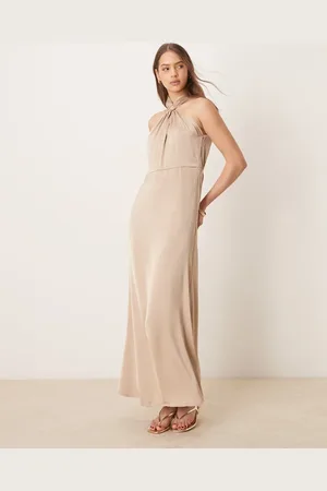 VILA – Neckholder-Kleid aus Satin in Beige mit verdrehtem Design in Midilänge