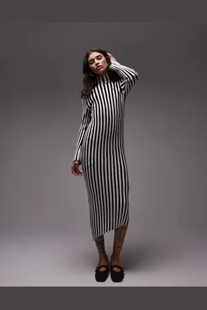 Topshop – Midikleid aus plattiertem Strick mit asymmetrischem Saum und Längsstreifen in Schwarz und Weiß
