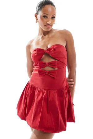 The Frolic – Exklusives, trägerloses Satin-Minikleid in mit Schleifendetail, Zierausschnitt und Ballonsaum
