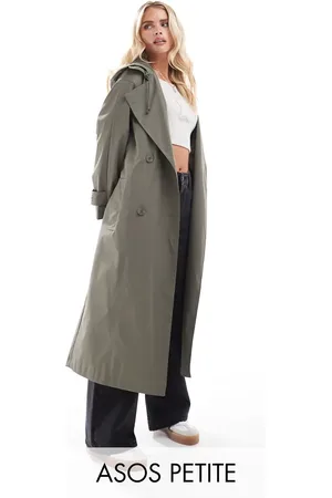 ASOS ASOS DESIGN Petite – Gummierter Regen-Trenchcoat in Khaki mit Kapuze und Gürteldetail