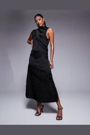 ASOS – Asymmetrisches Midikleid aus Satin in mit geradem Schnitt und Fransensaum