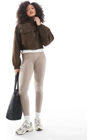 New Era – NY Yankees – Leggings in Taupe mit Logo
