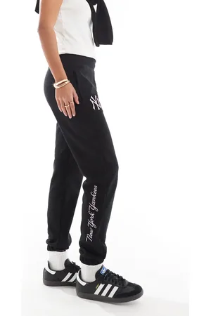 New Era – NY Yankees – Jogginghose in mit Bündchen und seitlichem Muster