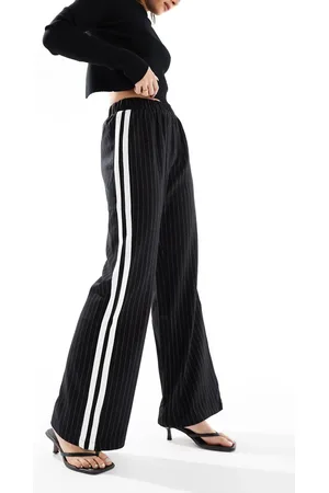 4th & Reckless – Hose in Schwarz mit Nadelstreifen, seitlichem Streifendetail und weitem Bein