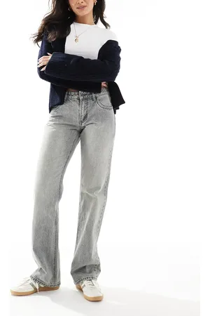 Stradivarius – STR – Gerade Jeans mit niedrigem Bund und Waschung in