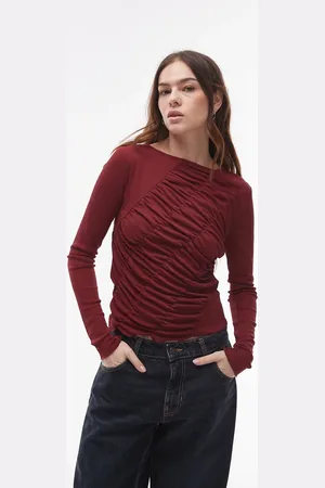 Topshop – Langärmliges, gesmoktes Oberteil in Burgunderrot