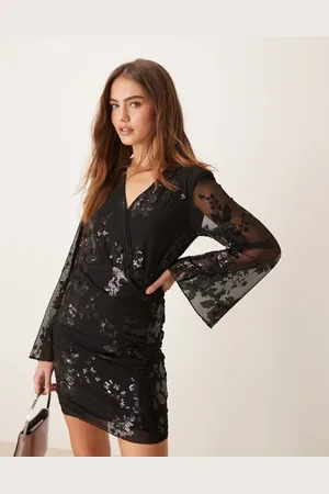 Gina Tricot – Minikleid in mit gewickelter Vorderseite und strukturiertem, schimmerndem Jacquard-Blumenmuster