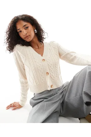 Threadbare – Kurze Strickjacke in Cremeweiß mit Zopfmuster
