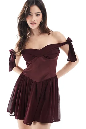 The Frolic – Exklusives Mini-Korsettkleid in Burgunderrot mit gebundenen Trägern und Carmen-Ausschnitt