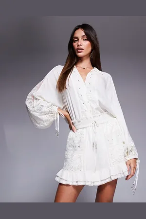 River Island – Shorts in Creme mit Spitzenverzierung, Kombiteil