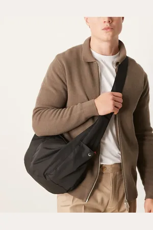 ASOS – Knautschige Schultertasche aus Nylon in