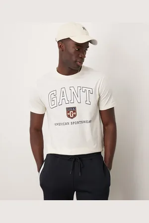 GANT – T-Shirt in Cremeweiß mit College-Logo
