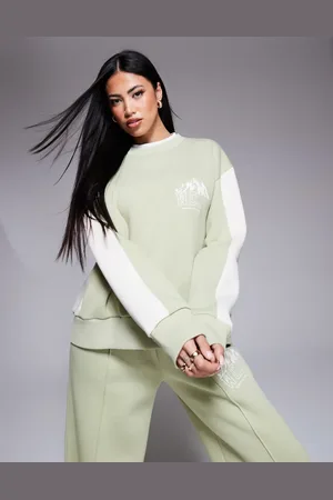 ASOS Weekend Collective – Ski-Sweatshirt in Salbeigrün mit Nahtdetail, Kombiteil