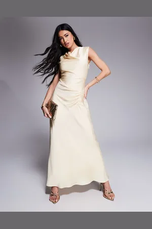 Forever New – Hochgeschlossenes Satin-Maxikleid in Zitronengelb