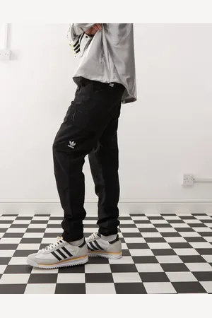 adidas – Trefoil Essentials – Gewebte Cargohose in