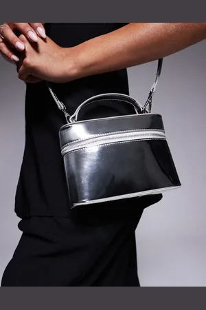 ASOS – Kosmetiktasche in Hochglanz- mit abnehmbarem Umhängeriemen