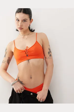 Monki – Mix and Match – Bikinioberteil in Pfirsich mit U-Ausschnitt und geschnürter Vorderseite
