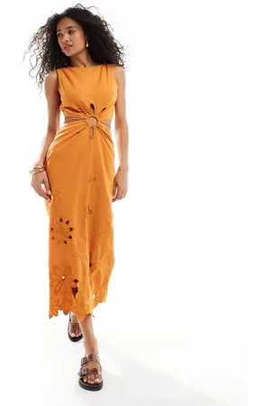 ASOS – Maxikleid in mit blumenförmiger Lochstickerei