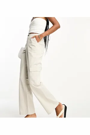 River Island – Cargohose aus Satin in Ecru mit weitem Bein