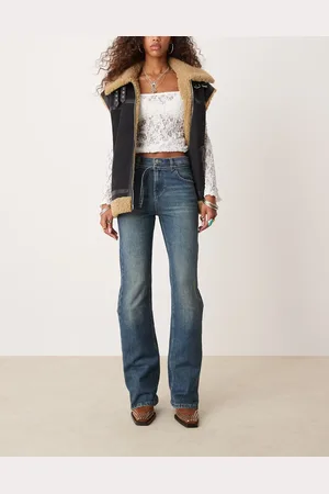 Free People – Sabine – Jeans in verwaschenem Mittelblau mit lockerem, geradem Schnitt und Gürtel
