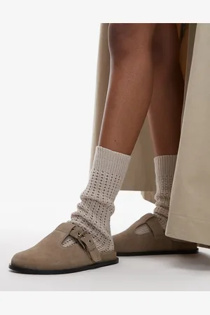 Topshop – Annie – Leder-Clogs aus Wildleder in Taupe mit Schnallendetail