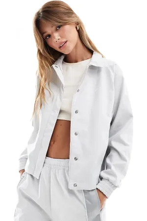 Nike – Streetwear – Jacke aus Webstoff in Hellgrau