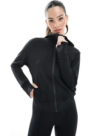 Born Living Yoga – Airla – Leichte Sportjacke in mit Kapuze
