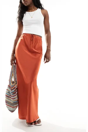 ASOS – Satin-Maxirock in Terracotta mit asymmetrischer Taille mit Bindedetail