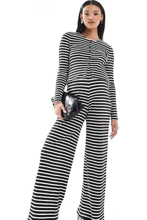 Mama;licious Mamalicious Maternity – Umstandshose aus Jersey in Schwarzweiß gestreift mit weitem Schnitt, Kombiteil