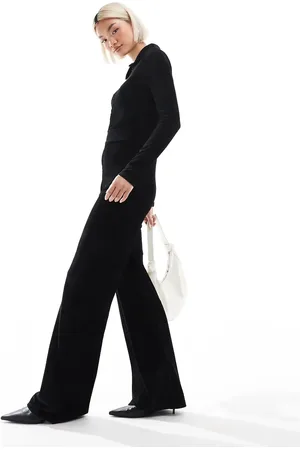 Miss Selfridge – Langärmliger, gerippter Henley-Jumpsuit aus Samt