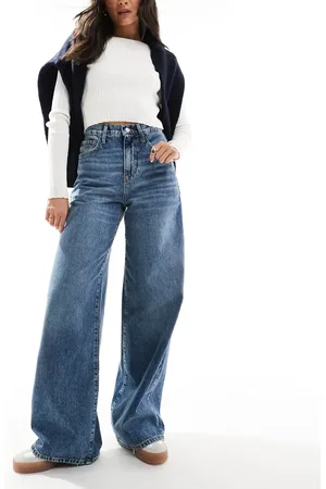 AWARE – Jeans aus Denim in Mittelblau mit extrem weitem Bein