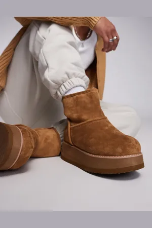 ASOS – Stiefel zum Reinschlüpfen aus hellbraunem Wildlederimitat mit dicker Sohle
