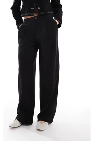 Bershka – Elegante Hose in mit Bundfalten und weitem Bein