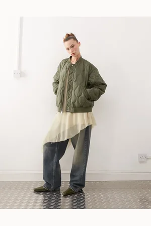 Monki – Wendbare, gesteppte Bomberjacke in Khaki mit Futter mit Blumenmuster