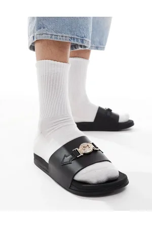 SEQWL – ITA – Sandalen in mit Schnallenriemen