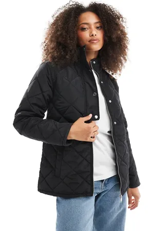 ONLY – Gesteppte Jacke in mit Schnürdetail und Stehkragen