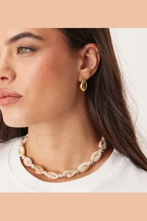 ASOS ASOS DESIGN Curve – Choker-Kette mit Kunstmuschel-Design in einem Naturton