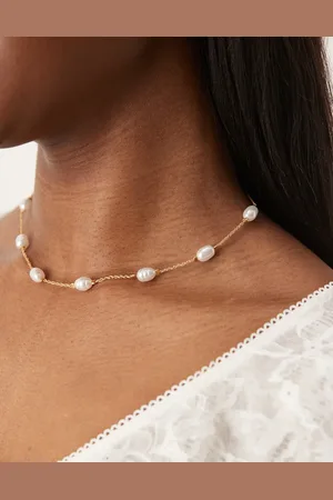ASOS – Kurze, goldfarbene Halskette mit unterschiedlich großen Kunstperlen