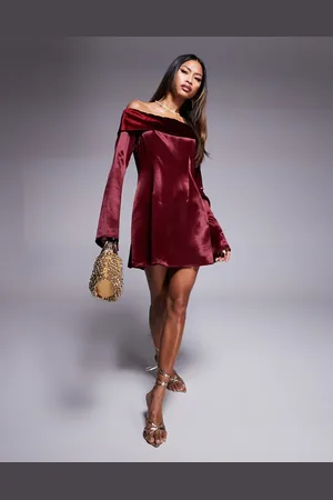 ASOS – Samt-Midikleid in Burgunderrot mit umgeschlagenem Ausschnitt und Trompetenärmeln