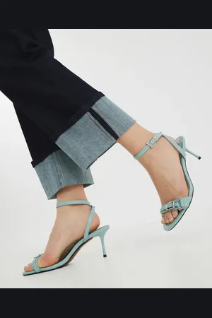 River Island – Sandaletten in mit Schnallendetail und Absatz