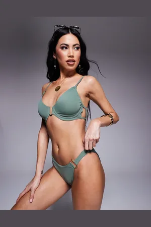 ASOS – Ella – Hipster-Bikinihose in Khaki mit hohem Beinausschnitt und goldfarbener Verzierung