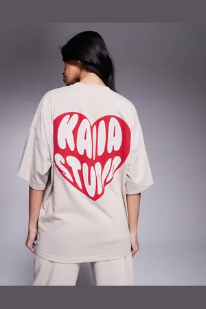 Kaiia – Oversize-T-Shirt in Steinbeige und Rot mit herzförmigem Logo, Kombiteil