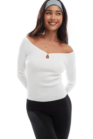 Cotton On Cotton On – Everfine – Schulterfreier Pullover in Porzellanweiß mit herzförmigem Schlüssellochausschnitt