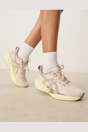 Asics – Novablast 5 – Laufschuhe in Mineralbeige und Taupe-Grau