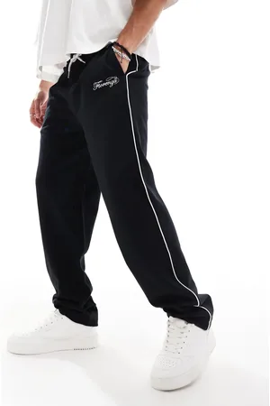 ASOS – Gerade geschnittene Jogginghose in mit Stickerei und Paspelierung