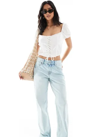Stradivarius Petite – D03 – Gerade geschnittene Jeans in hellblauer Waschung mit niedrigem Bund